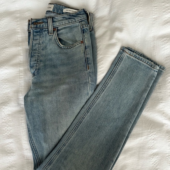 ARITZIA Denim forum Yoko high-rise slim 28L in size 24 - Picture 2 of 4